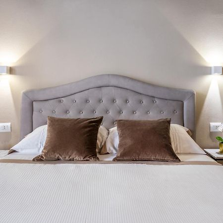 Santa Croce Luxury Suite - Dolcevita Holiday ฟลอเรนซ์ ภายนอก รูปภาพ