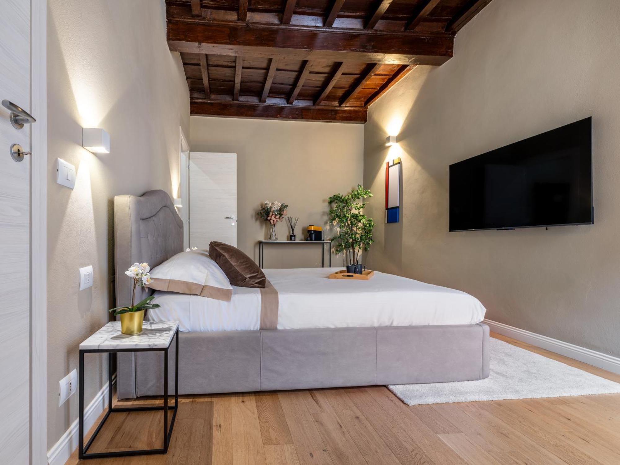 Santa Croce Luxury Suite - Dolcevita Holiday ฟลอเรนซ์ ภายนอก รูปภาพ