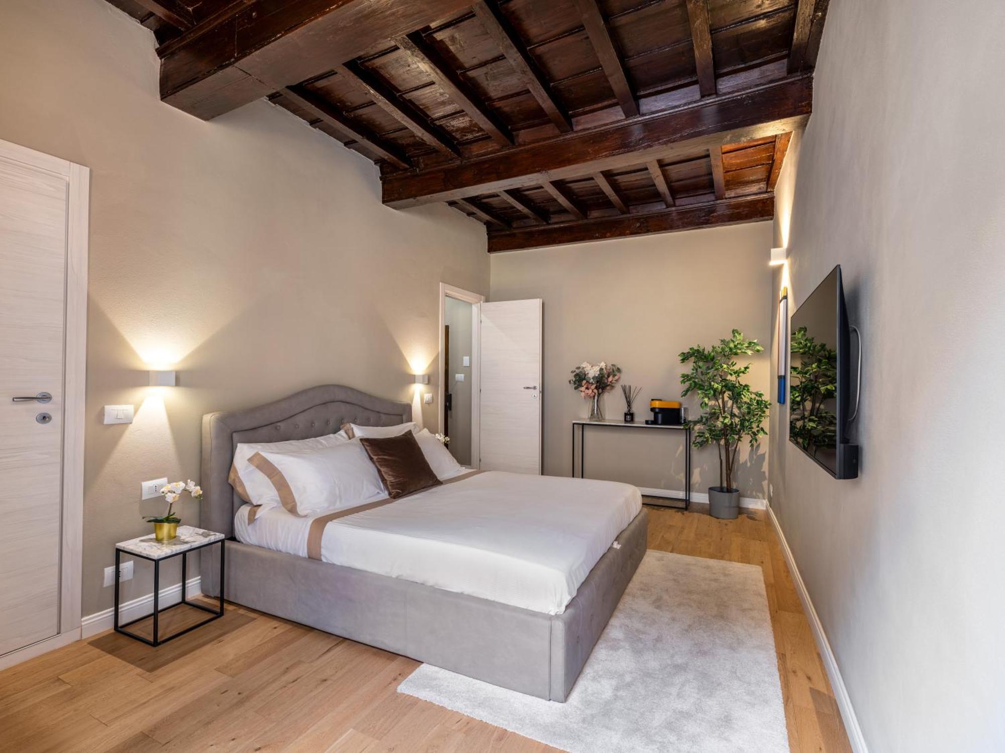 Santa Croce Luxury Suite - Dolcevita Holiday ฟลอเรนซ์ ภายนอก รูปภาพ