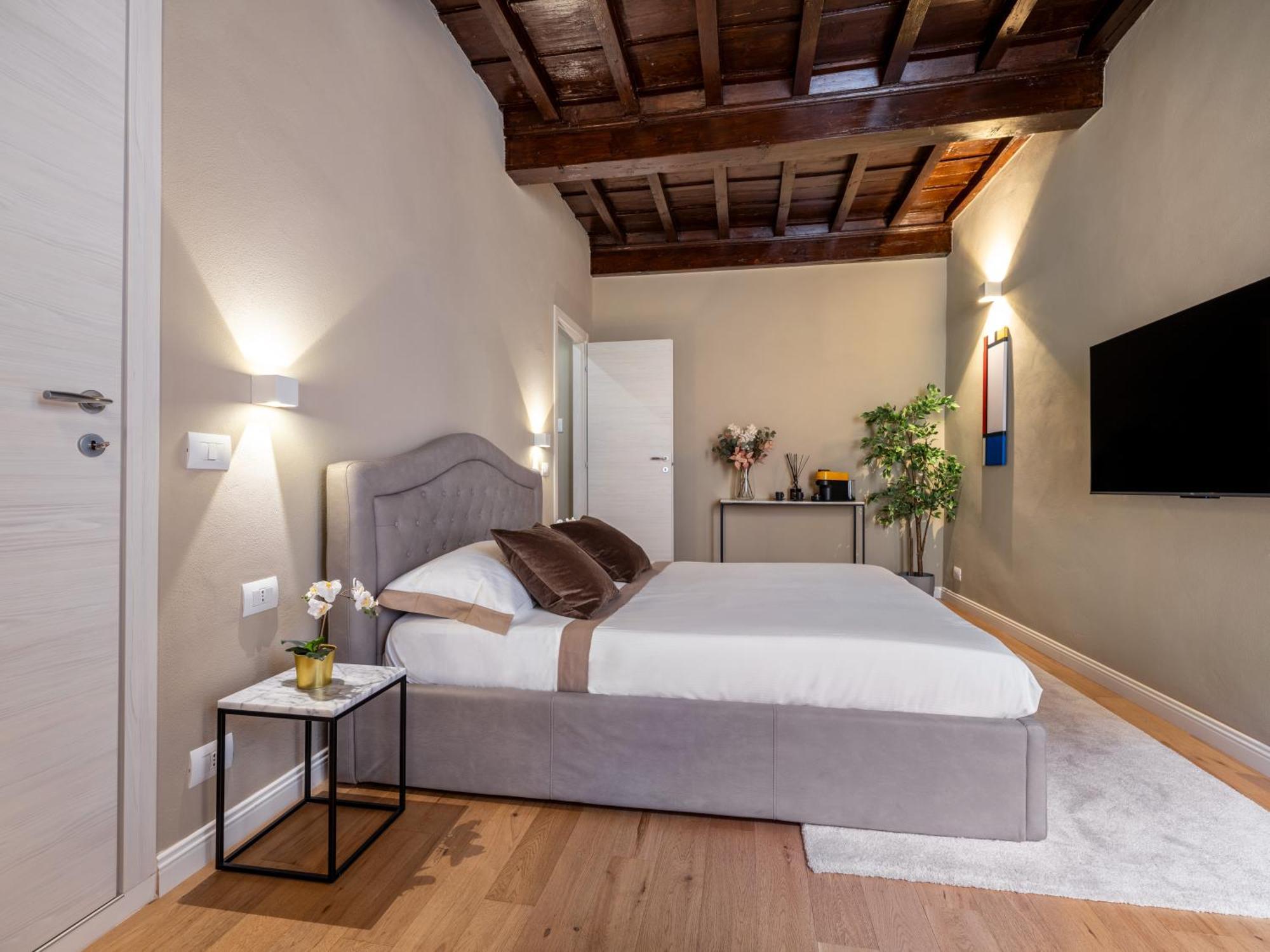 Santa Croce Luxury Suite - Dolcevita Holiday ฟลอเรนซ์ ภายนอก รูปภาพ